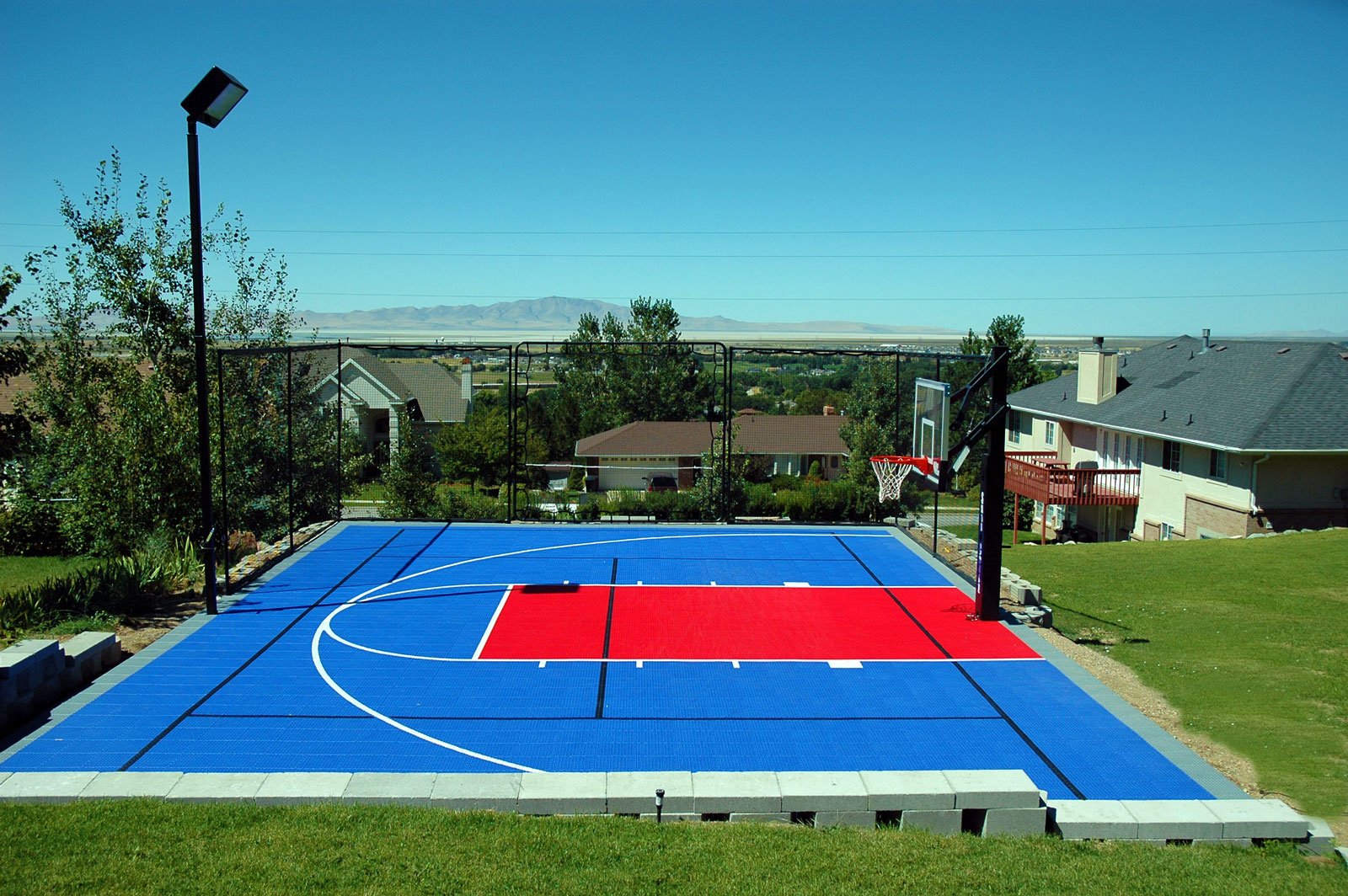 The All-Rounder — Multi-sport court · blue & red